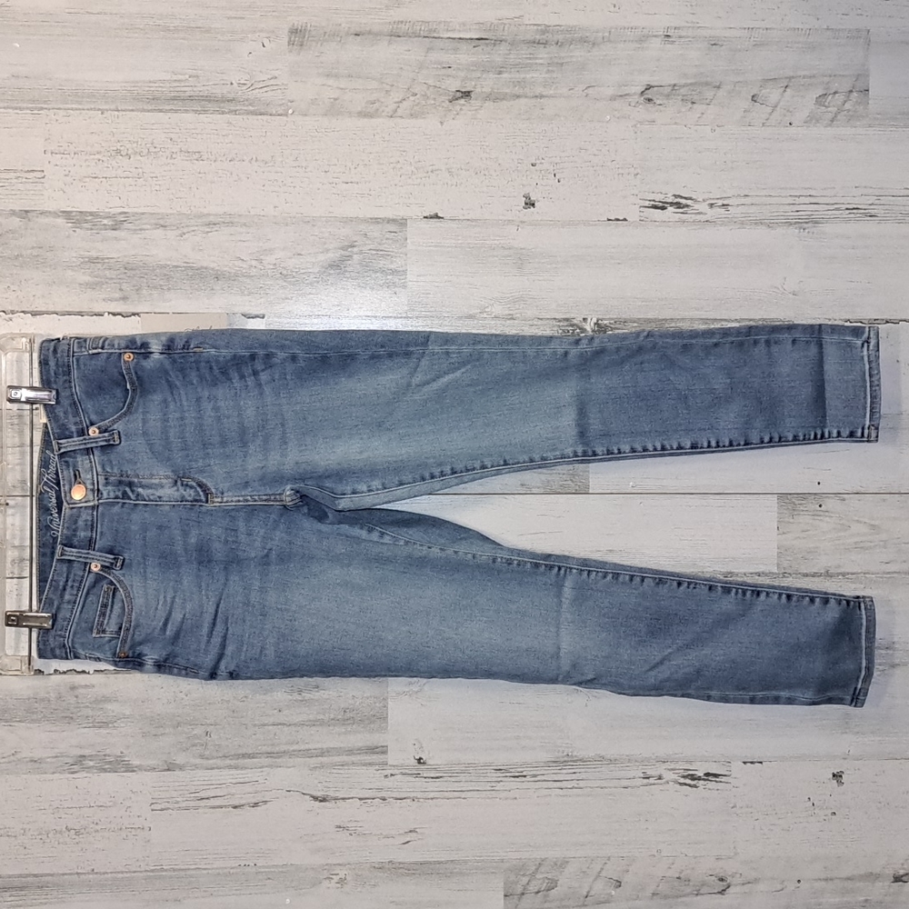 1005 Universal Thread High Rise Skinny Jeans